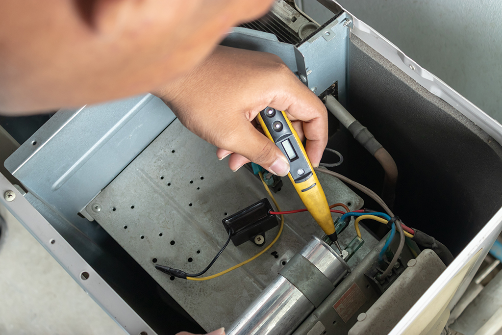 Air conditioner capacitor quality detection
